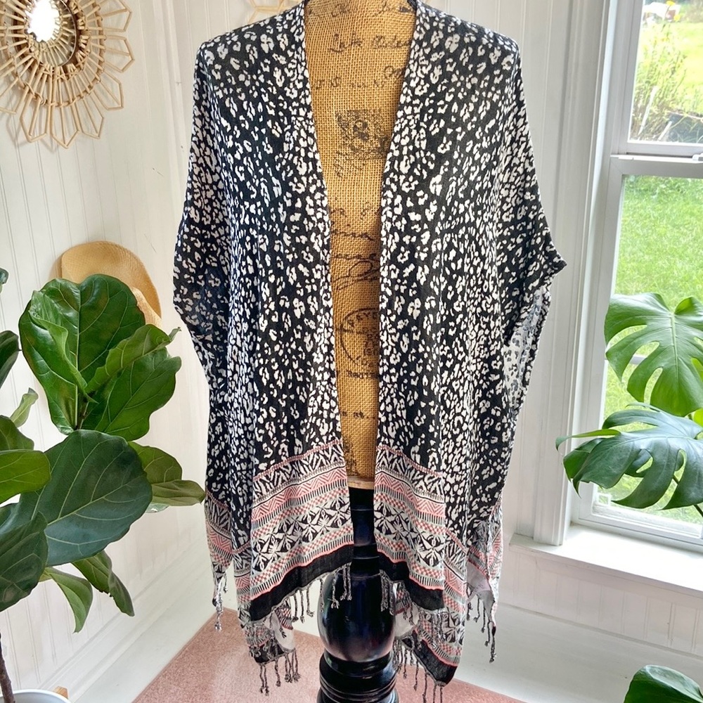 Colleen Lopez Cheetah Boho Fringe Shawl Sz M-L